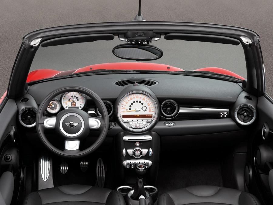  Mini Cooper JCW Cabrio 2009 года  (фото 33 из 40)